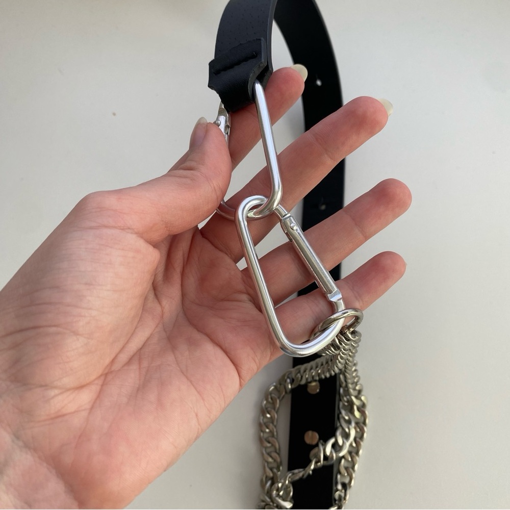 ASOS Black Belt with Silver Chain & Carabiner Details - Picture 3 of 4